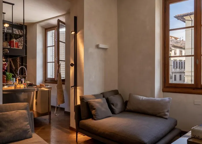 Hotel near College: Oltrarno 1881 Apartments